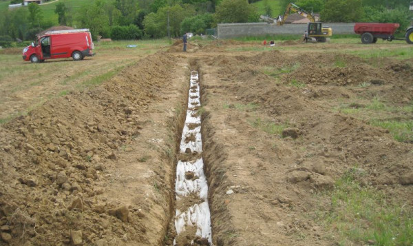 UN GROS TRAVAIL DE DRAINAGE DANS LES NOUVELLES VIGNES